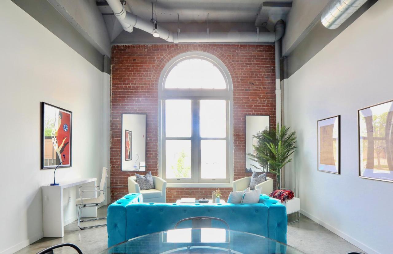 Frontdesk Historic Kcy Flats With Rooftop Deck แคนซัสซิตี ภายนอก รูปภาพ