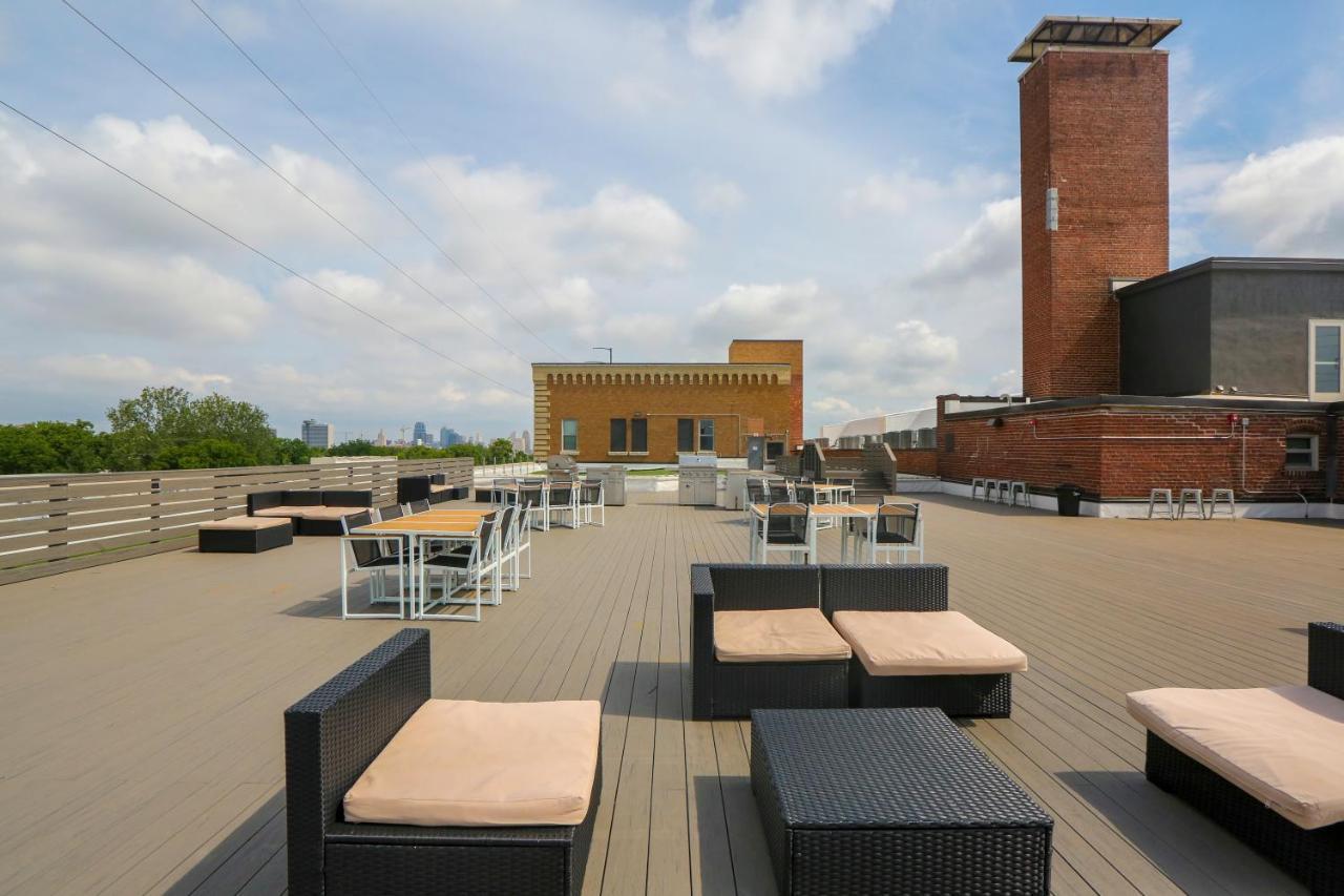 Frontdesk Historic Kcy Flats With Rooftop Deck แคนซัสซิตี ภายนอก รูปภาพ